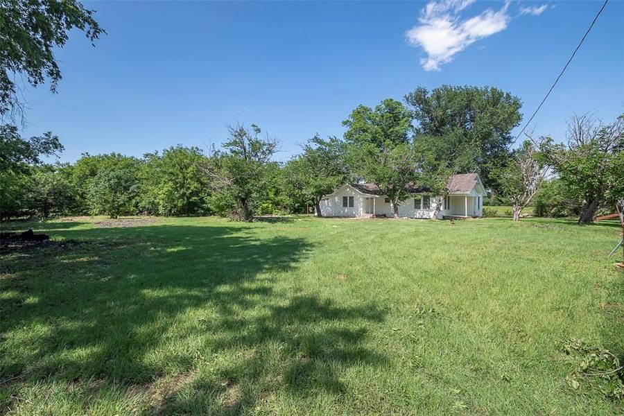 2484 Vz County Road 1412, Van, TX 75790