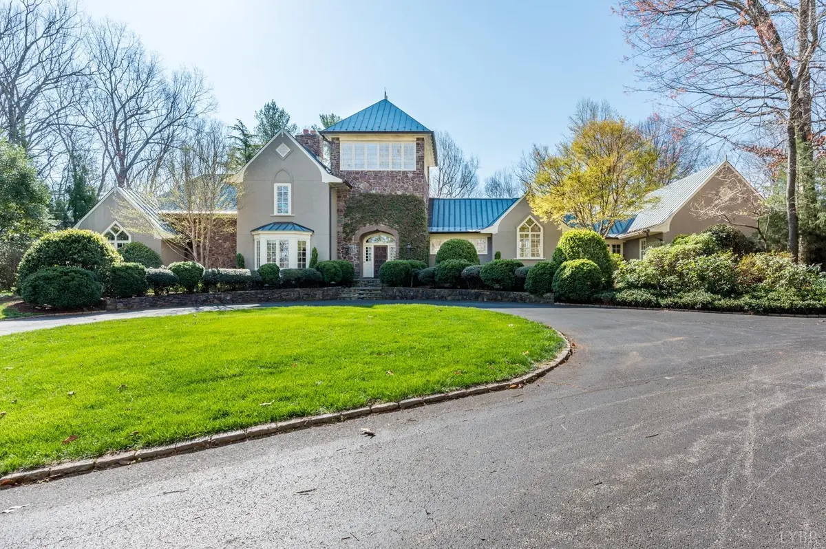 1142 Knight RD, Coleman Falls, VA 24536