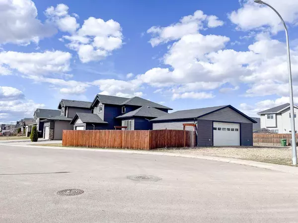 Red Deer, AB T4N 2J8,75 Windermere Close