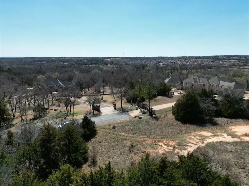 3701 Braxton Way, Edmond, OK 73034