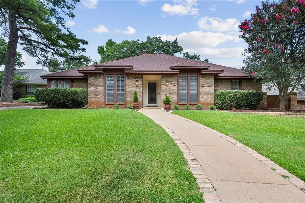 Arlington, TX 76016,4007 Manorwood Court