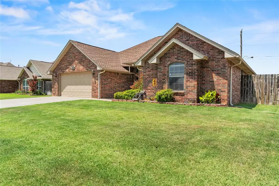 1521 Chisholm Trail, Weatherford, OK 73096