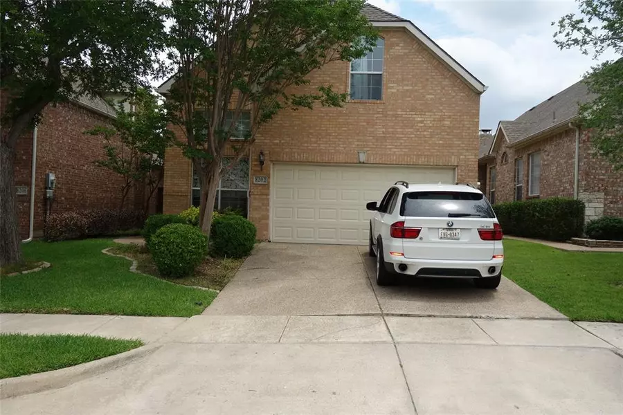 8202 Persimmon Street, Irving, TX 75063