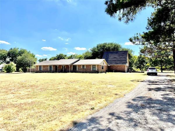 710 S Main Street, Tehuacana, TX 76686