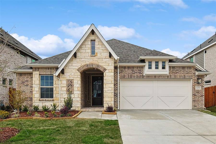 1231 Rothland Lane, Red Oak, TX 75154