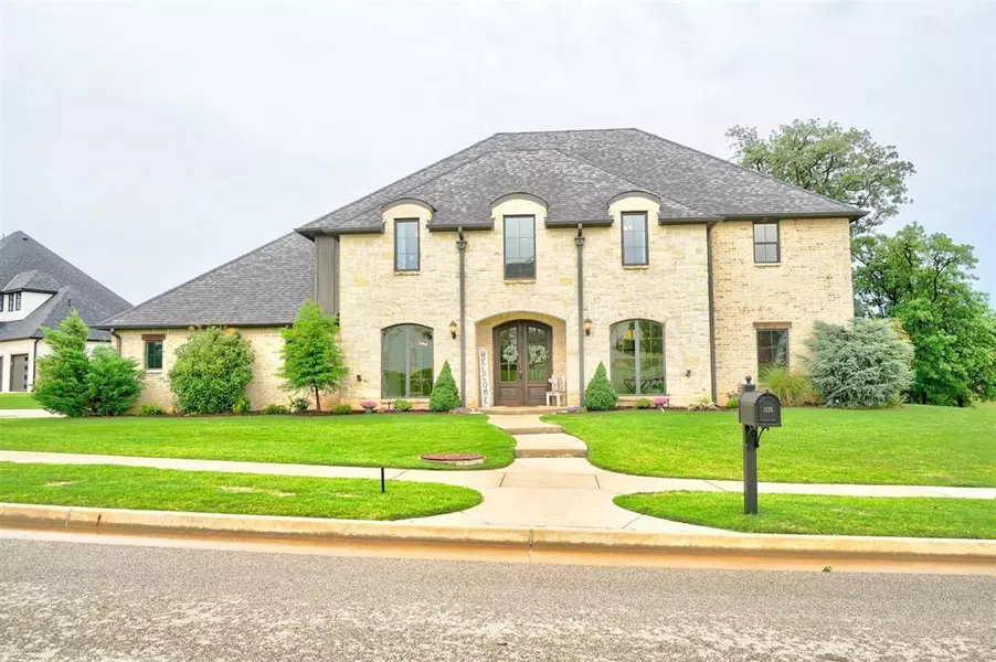 1125 Gateway Bridge Road, Edmond, OK 73034