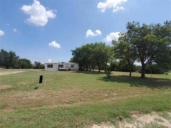 8527 Longhorn Drive, Justin, TX 76247