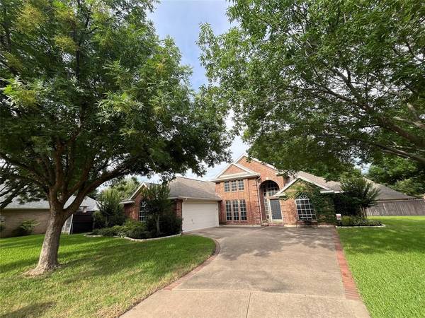 415 Montreal Court, Hurst, TX 76054