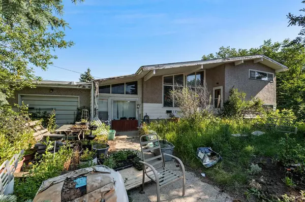 Calgary, AB T3E 4L1,2850 Grant CRES SW