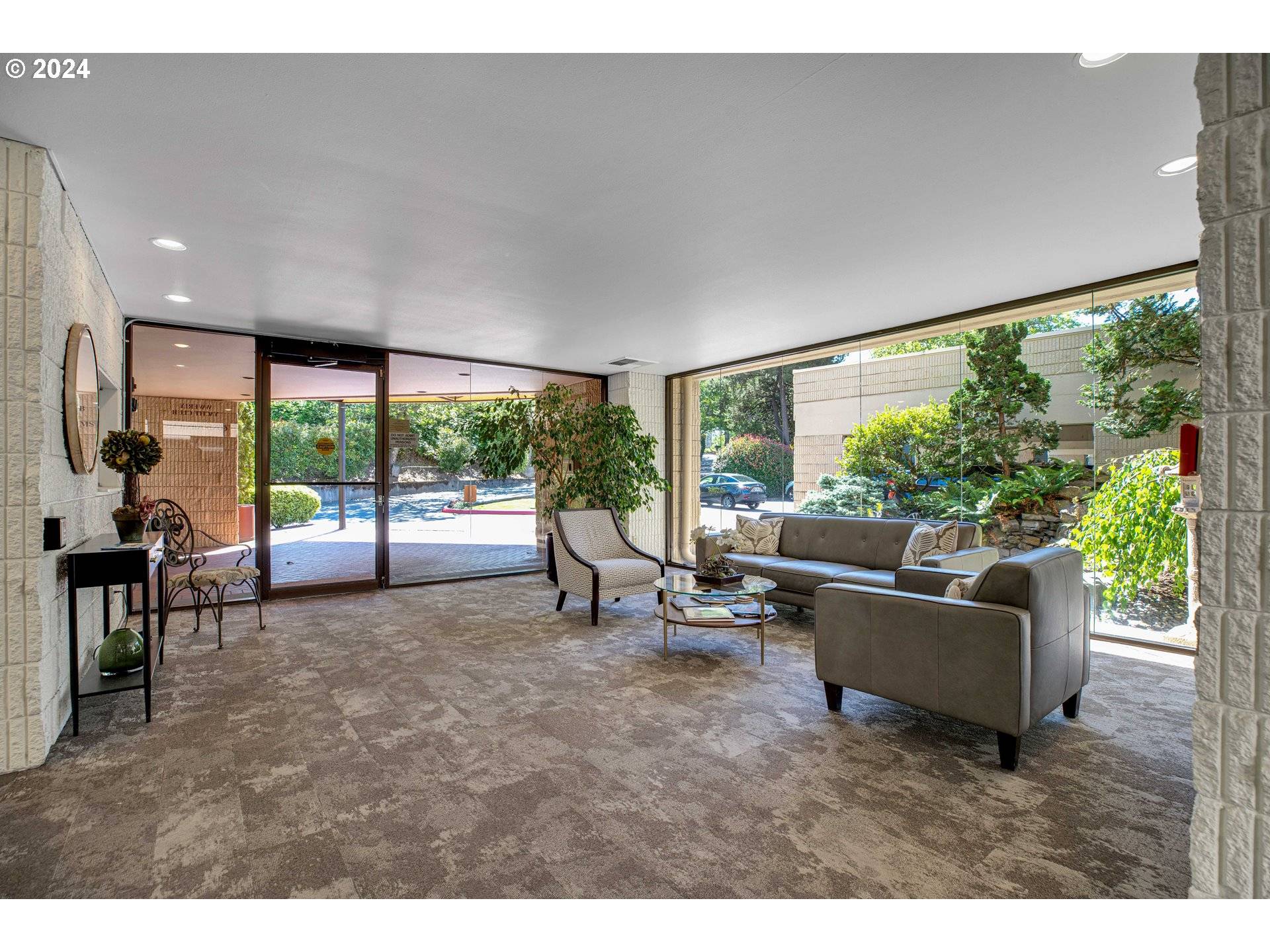 Portland, OR 97202,600 SE MARION ST #508