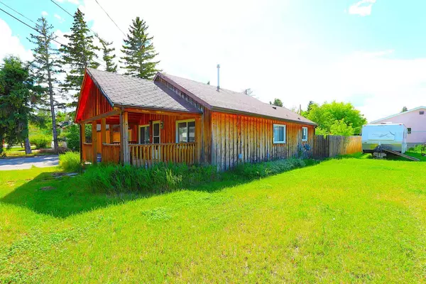 Pincher Creek, AB T0K1W0,1114 John AVE