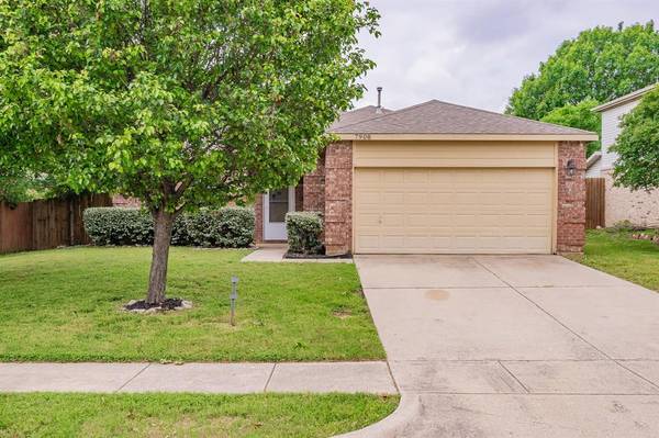 7908 Mirror Rock Lane,  Denton,  TX 76210