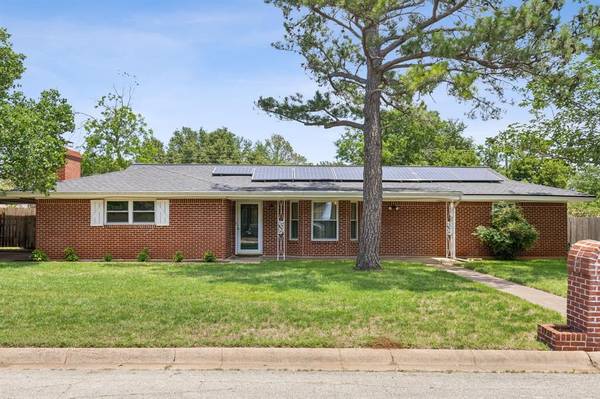 1301 John Reagan Street, Benbrook, TX 76126