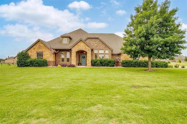 319 Steppes Court, Weatherford, TX 76087