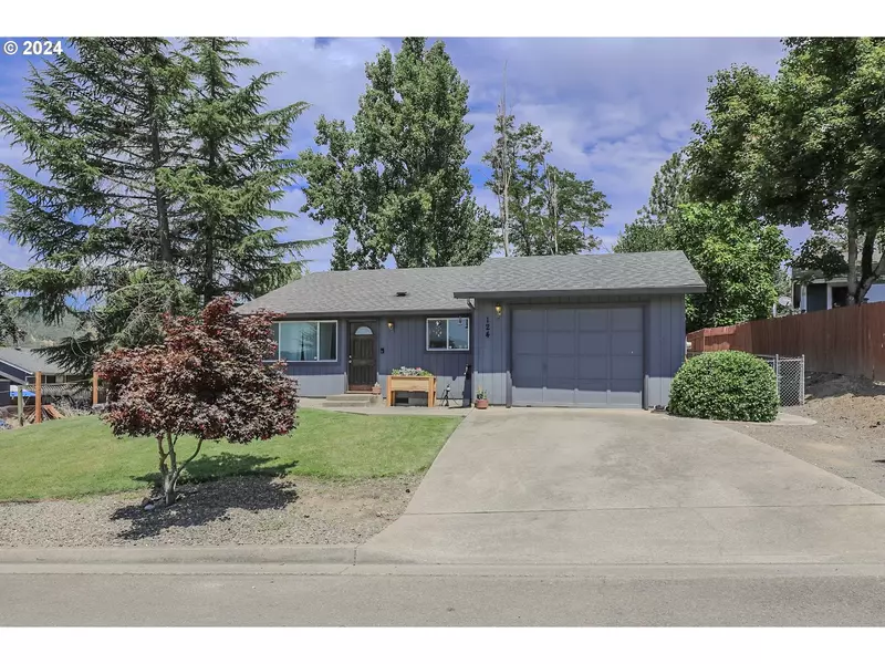 124 SUNBURST CT, Roseburg, OR 97471