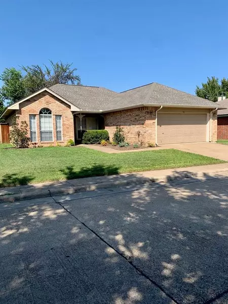 411 Mara Lane, Red Oak, TX 75154