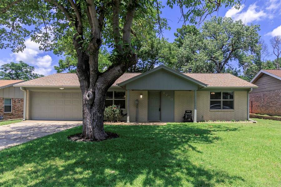 1700 Tyler Avenue, Euless, TX 76040