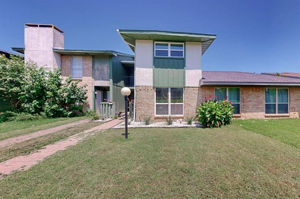 Grand Prairie, TX 75051,1402 S Carrier Parkway #302