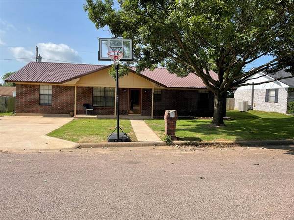 306 Denton,  Collinsville,  TX 76233