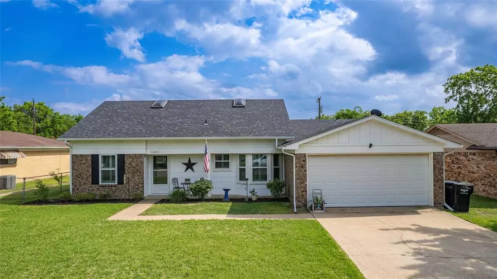 3503 Highmeadow Lane, Greenville, TX 75402