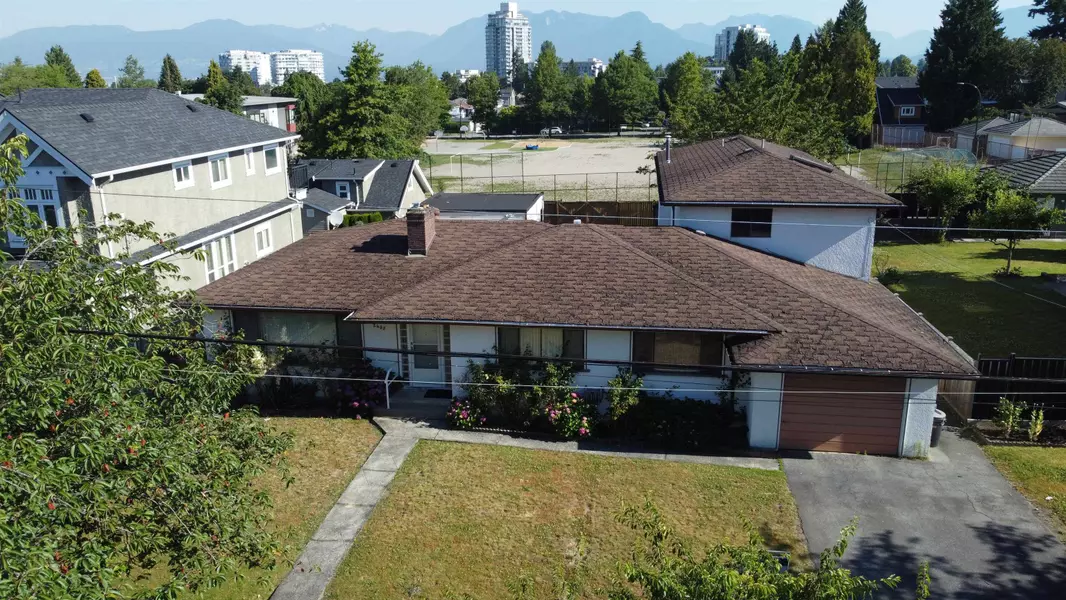 2435 E 38TH AVENUE, Vancouver, BC V5R 2T8