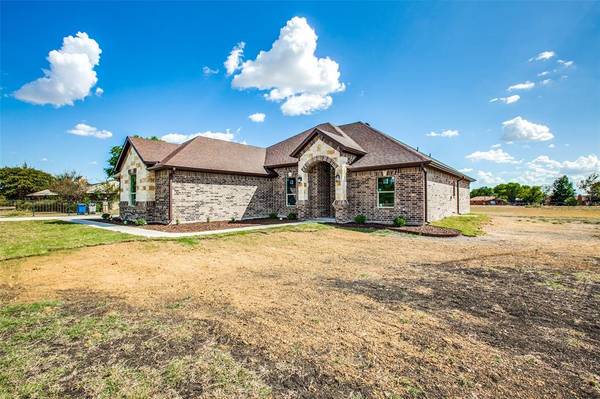 330 Meadow, Red Oak, TX 75154