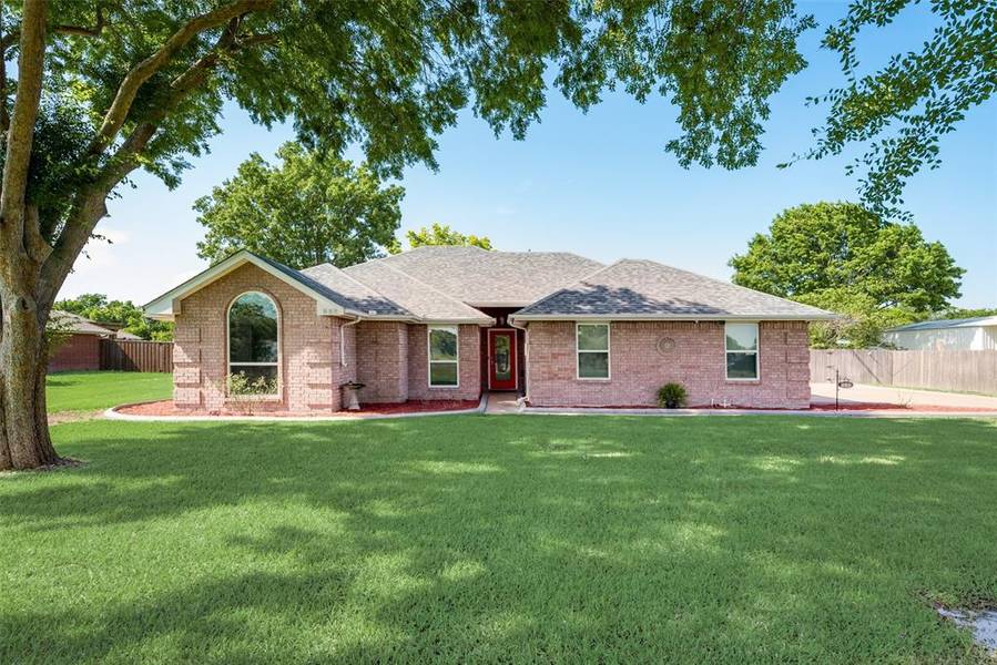 833 Rock Creek Lane, Red Oak, TX 75154