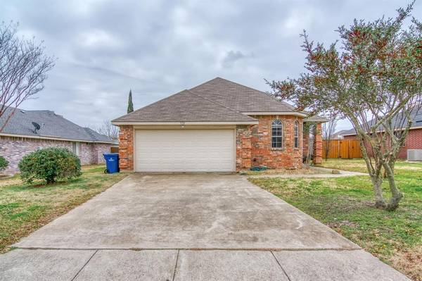 710 Grandview Avenue, Seagoville, TX 75159