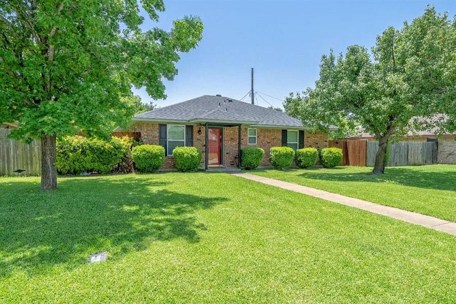 1602 Fairfield Circle, Sanger, TX 76266