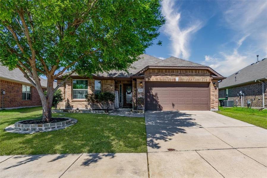 804 Goldenmist Drive, Little Elm, TX 75068