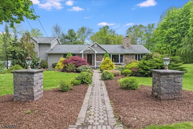 28 Greendale Dr, West Milford Twp., NJ 07438