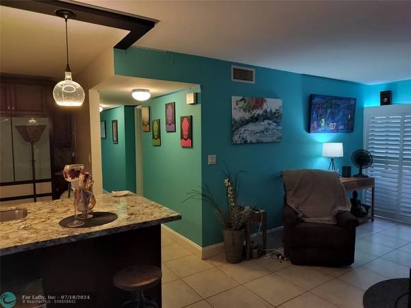 Oakland Park, FL 33309,3007 N Oakland Forest Dr  #107