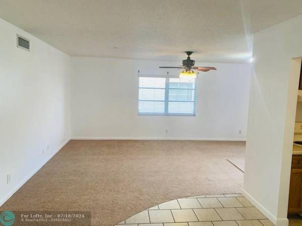 Davie, FL 33324,2440 SW 81st Ave  #201