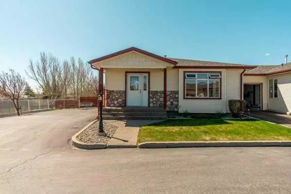 Pincher Creek, AB T0K 1W0,1261 Beverley McLachlin DR #8