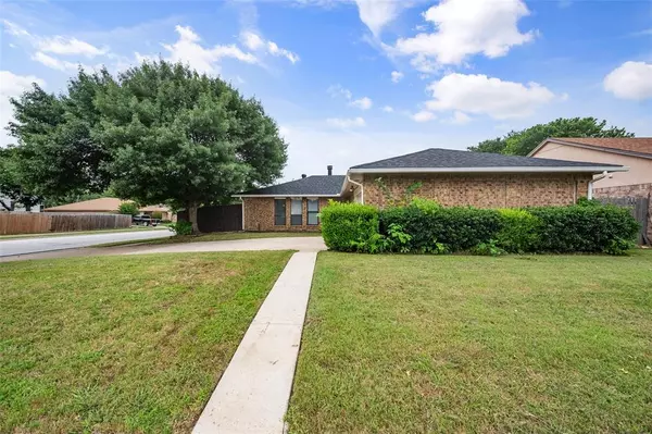 Arlington, TX 76014,2318 Clearhaven Drive