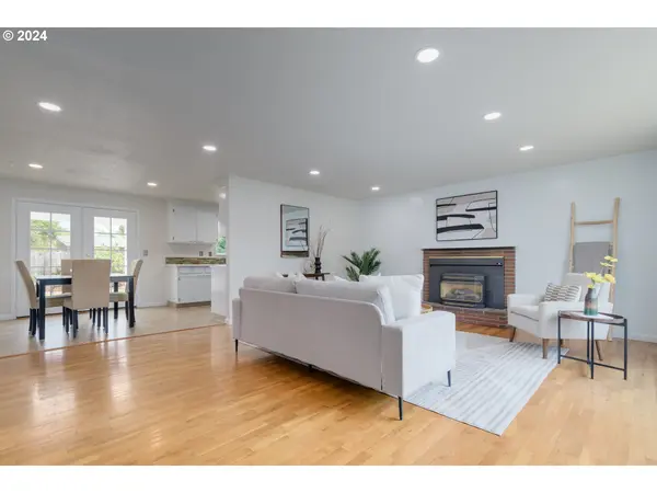 2135 CARMEL AVE, Eugene, OR 97401