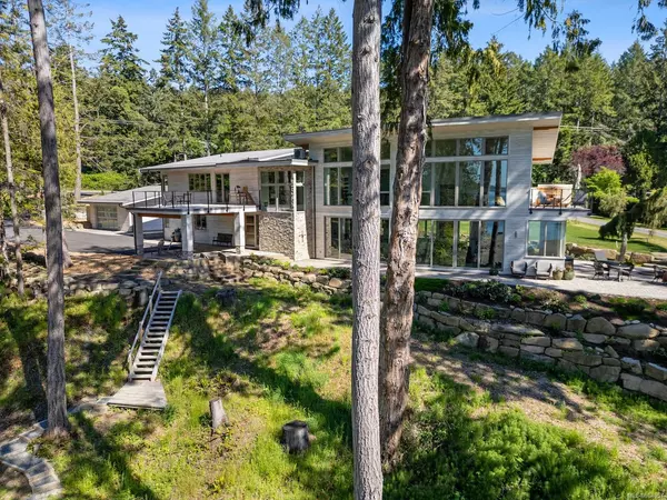 820 Sunset Dr, Salt Spring, BC V8K 1E7