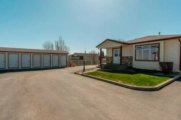 Pincher Creek, AB T0K 1W0,1261 Beverley McLachlin DR #8