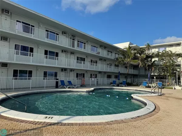 Pompano Beach, FL 33062,1480 S Ocean Blvd  #417