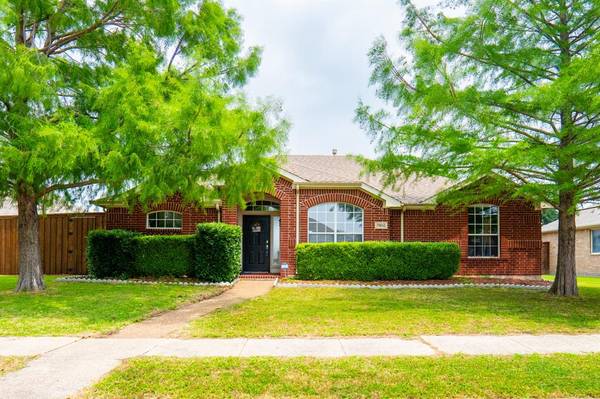 7402 San Carlos Drive,  Rowlett,  TX 75089