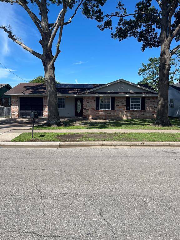 1204 Ann Drive, Ennis, TX 75119