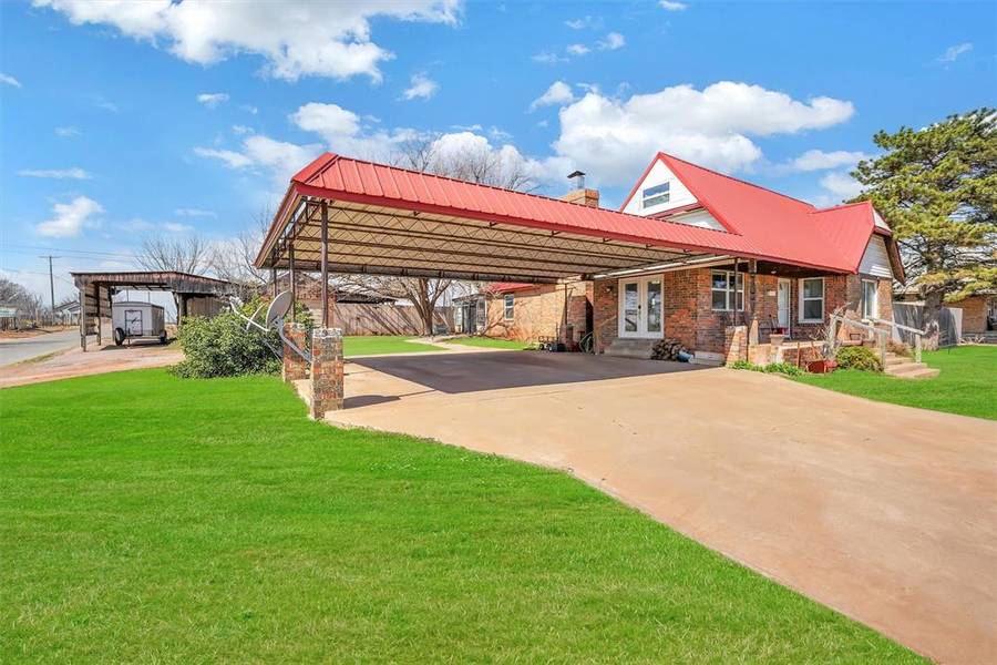 901 N 4th Street, Sayre, OK 73662