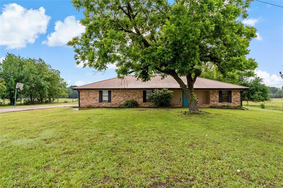 9143 Farm Road 137, Paris, TX 75460