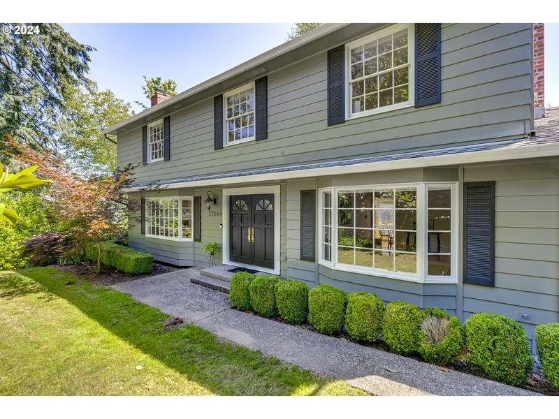 17644 TREE TOP LN, Lake Oswego, OR 97034