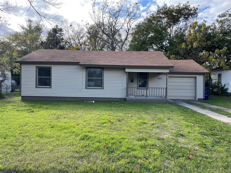 925 Maple Street, Lancaster, TX 75146