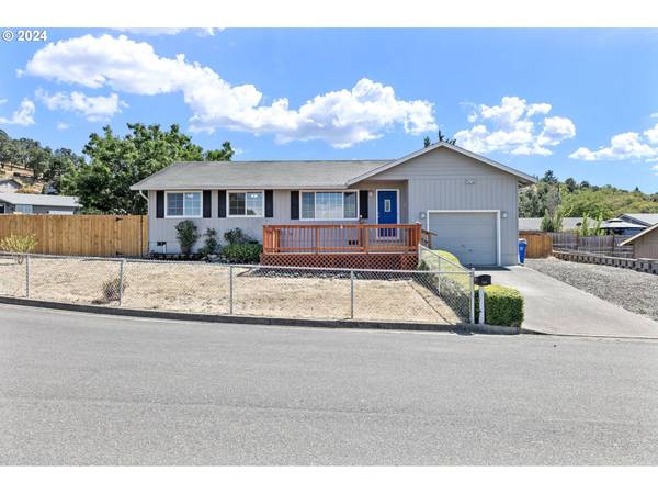 141 KEELER CT, Roseburg, OR 97471