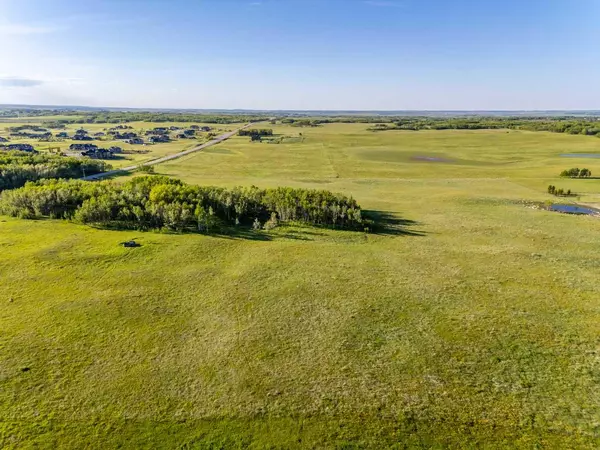 Rural Rocky View County, AB T4C 2H3,39.69 acres Lochend RD