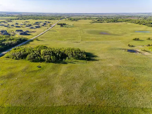 Rural Rocky View County, AB T4C 2H3,39.69 acres Lochend RD