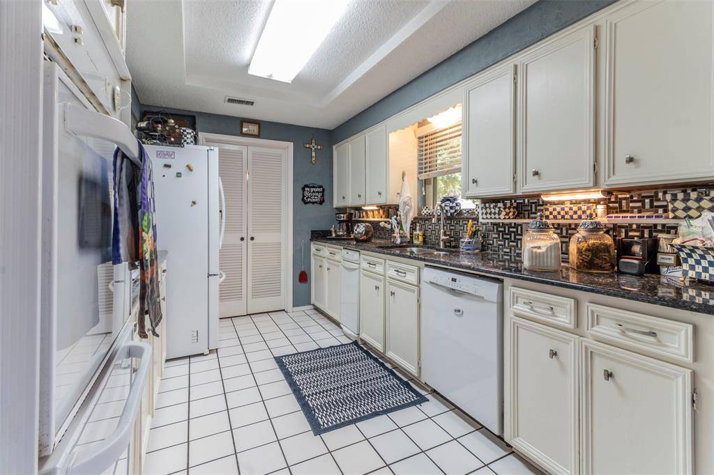 Arlington, TX 76013,1910 Jamestown Court