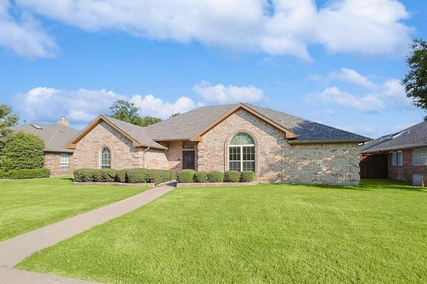 1115 Tahlequah Trail, Carrollton, TX 75007